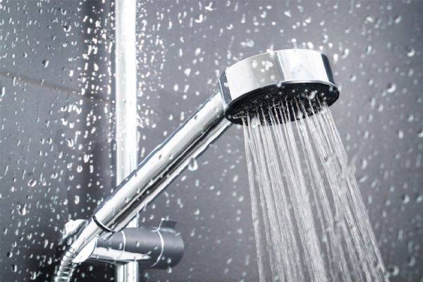 درمان گرفتگی بینی با دوش آب گرم